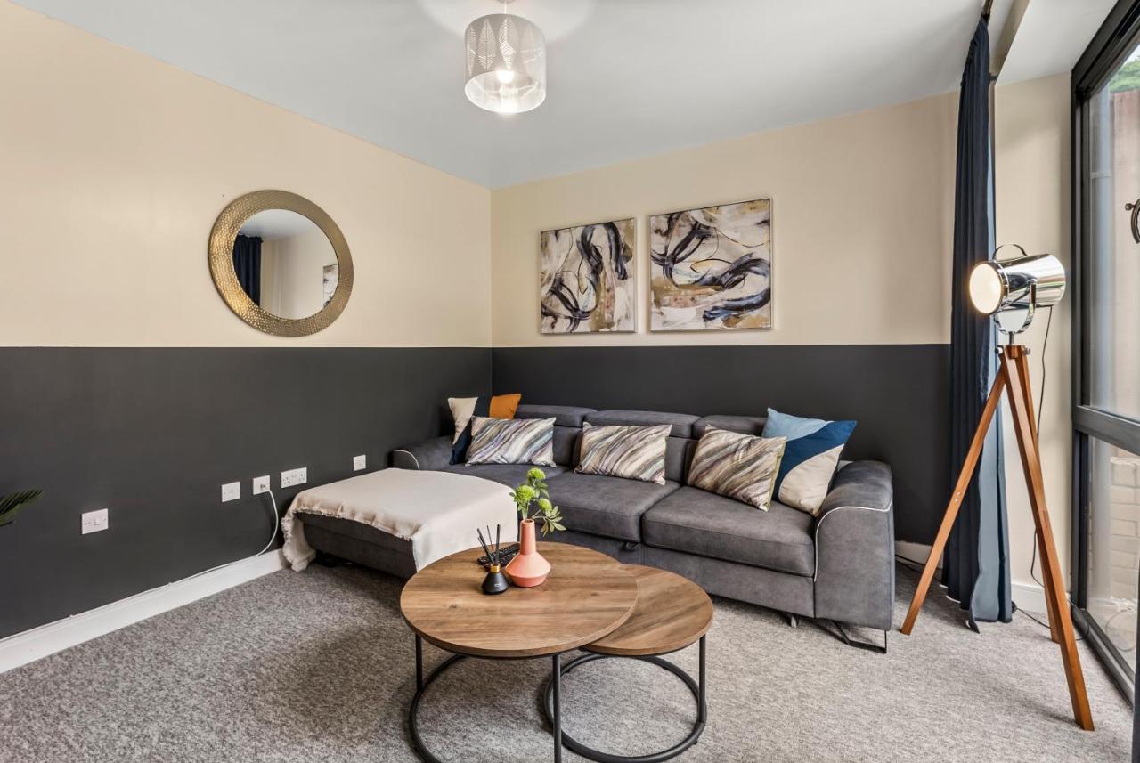 Sleek And Stylish 2 Bed With Garden And Parking Lägenhet Sheffield Exteriör bild