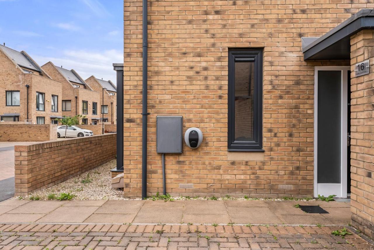 Sleek And Stylish 2 Bed With Garden And Parking Lägenhet Sheffield Exteriör bild