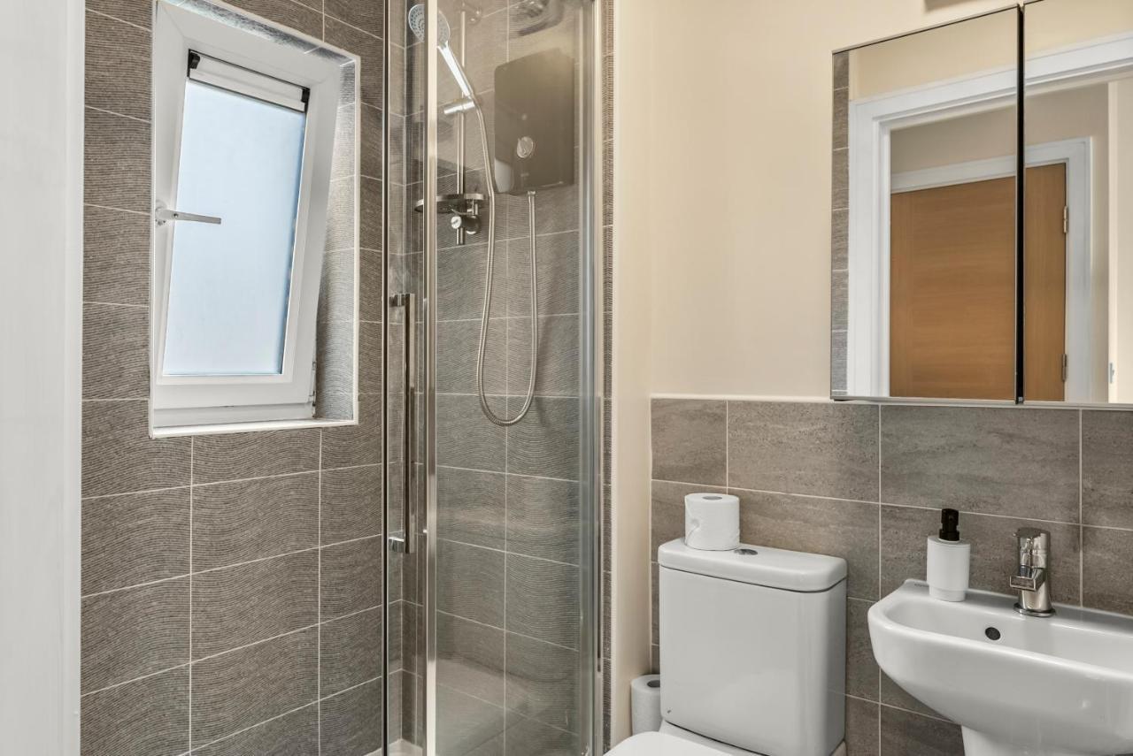 Sleek And Stylish 2 Bed With Garden And Parking Lägenhet Sheffield Exteriör bild